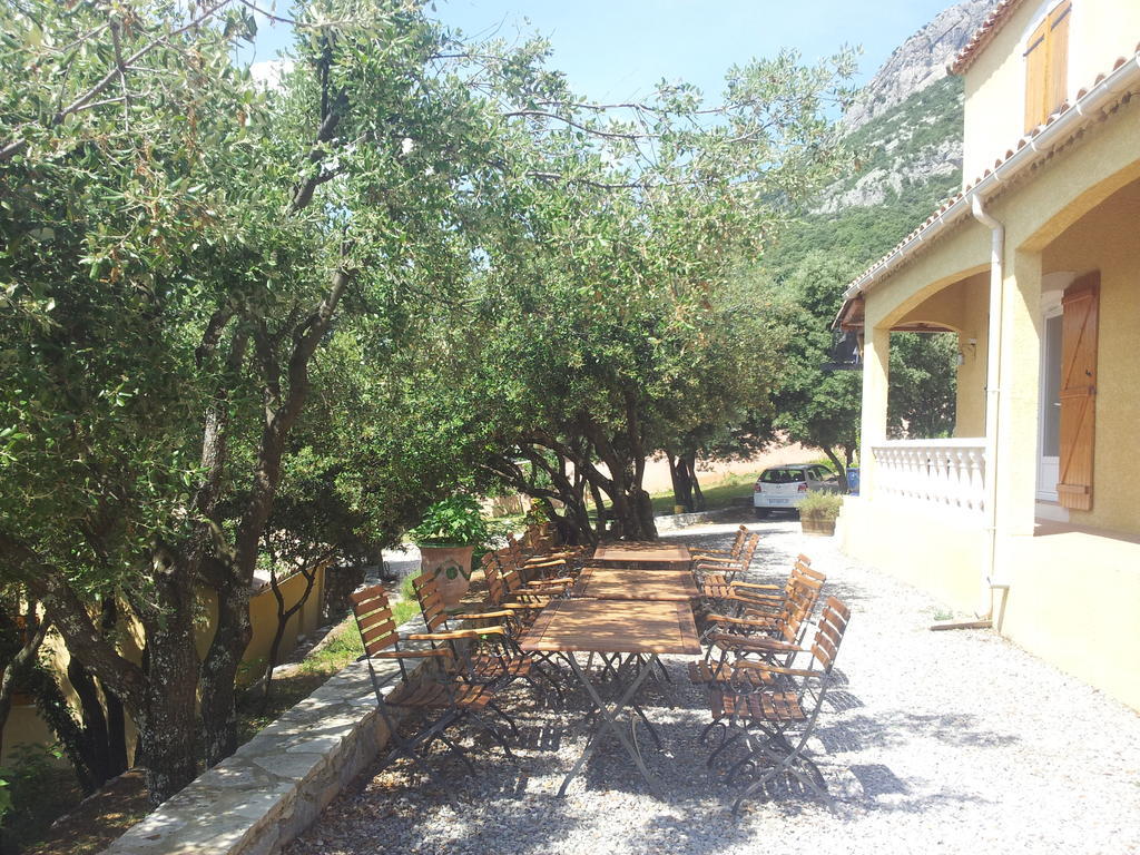 Mas De Courreges Hotel Saint-Hippolyte-du-Fort Exterior foto